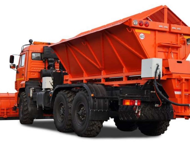 КДМ на базе шасси КАМАЗ 43118 пескач 7м³ с отвалом